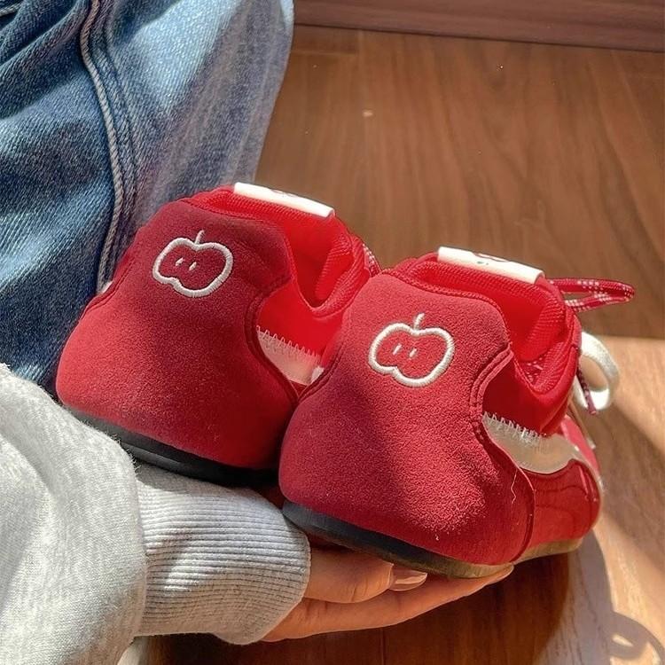 Red women's summer new breathable flat baseplate shoes retro versatile casual sports little white shoes