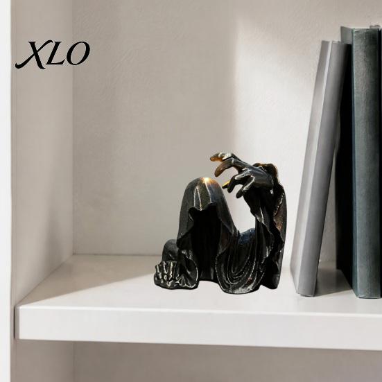 Gothic Gaming Desk Accents 3D Printed Faceless Cloak Figurine, Mysterious Hooded Reaper, Unique Dark Aesthetic Ornaments Desktop Statue, Spooky