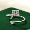 Bague de luxe pour femme Banyan Tree en argent avec nom de famille - Design personnalisé haut de gamme pour l'index