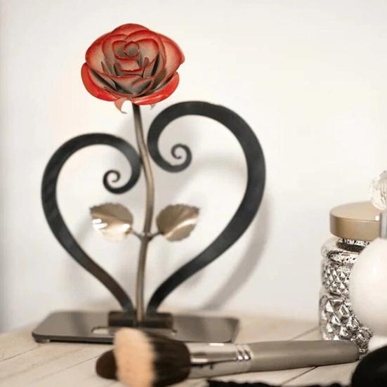 

Красивая форма сердца Письменный стол в стиле Элегент Статуя Декор Романтическая декоративная металлическая вечеринка Стол Скульптура Подарки Декор для домашнего украшения