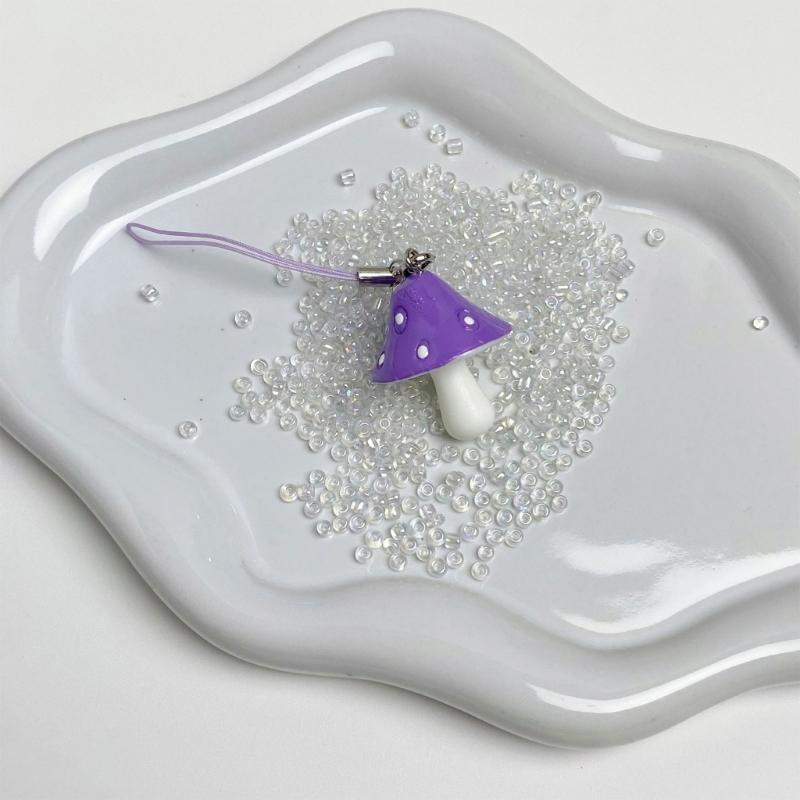 Mushroom Theme Keychain Colorful Resin Artwork For Keys Backpacks Trendy Practical Gift For Birthdays Celebrations