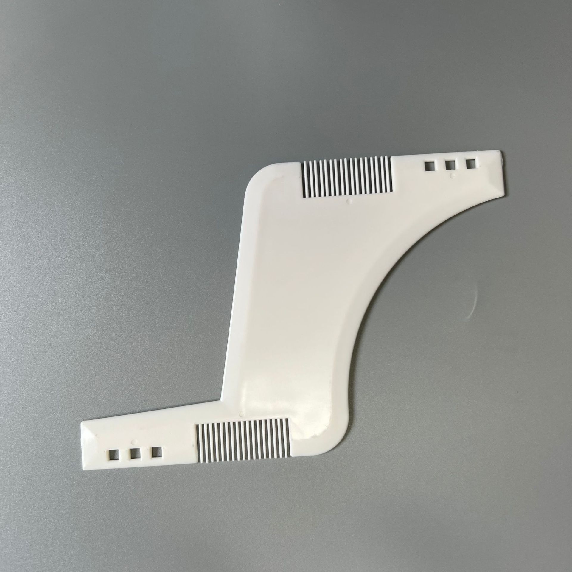 

1 шт. Чоловічий шаблон для формування бороди Гребінець Прозорі чоловічі гребінці для бороди Інструменти краси для волосся Шаблони для стрижки бороди Зачіски 1PCS білий