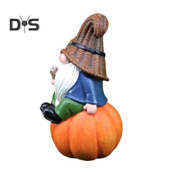 Garden Pumpkin Gnome Figurine Holding Snail Sitting Dwarf Elf Resin Statue Sculpture Indoor Outdoor Thanksgiving Harvest Festival Fall Desktop