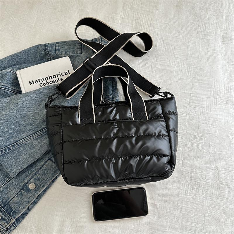 Quilted Shoulder Bag Nylon Down Padded Ladies Messenger Bag Fashion Casual Large Capacity Handbags for Winter Female Tote