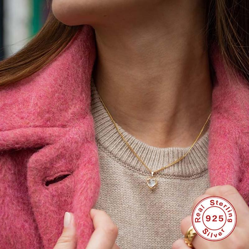 S925 Sterling Silver Wind Best Selling Sparkling Topaz Love Shaped Pendant Necklace Please Gift