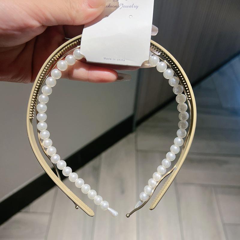 Красочный набор аксессуаров для волос в корейском стиле со сладким жемчугом: Универсальный акриловый металлический ободок и заколка из трех частей.