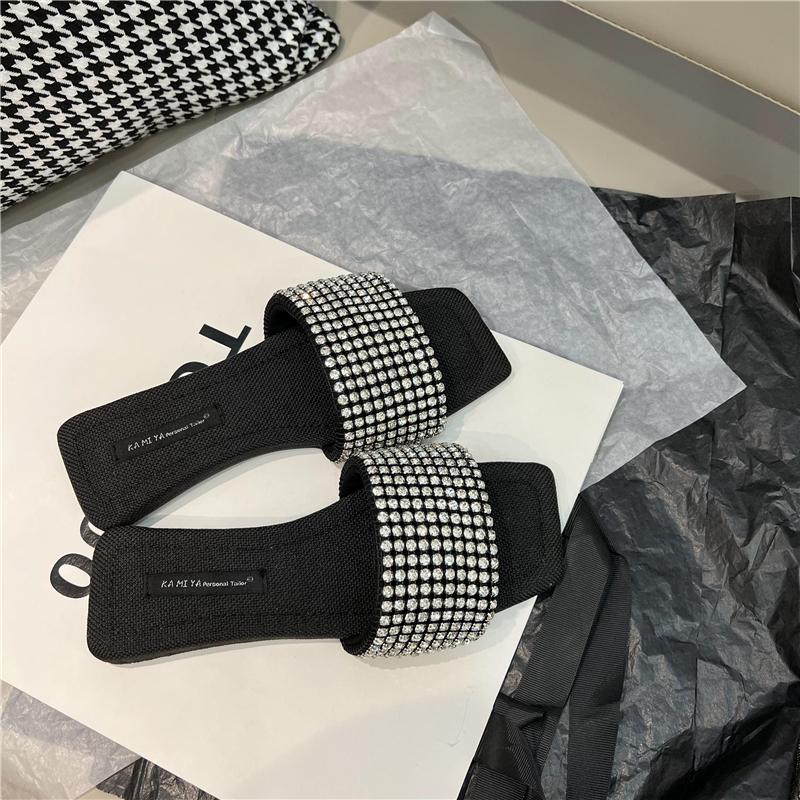 Summer Women Slippers New In 2024 Fashion Casual Crystal Slides Female Shoes Rhinestones Ladies Outside Flip Flops Sandals