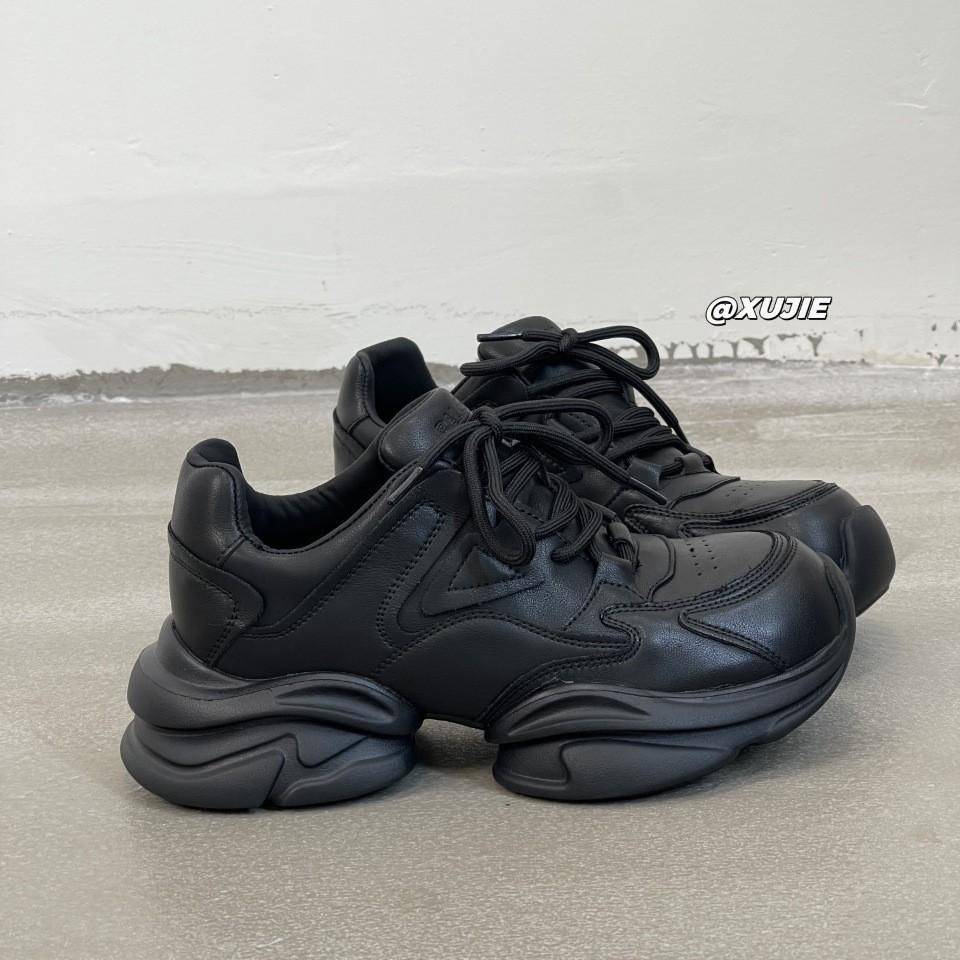 Thick-soled heightening dad shoes women 2025 spring and autumn new Internet celebrity horseshoe heel versatile niche design sports and leisure shoes