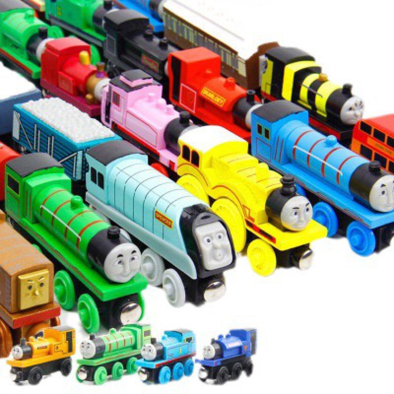 Magnetic Thomas the Tank Engine Wooden Train Set with Cake Party Decorations