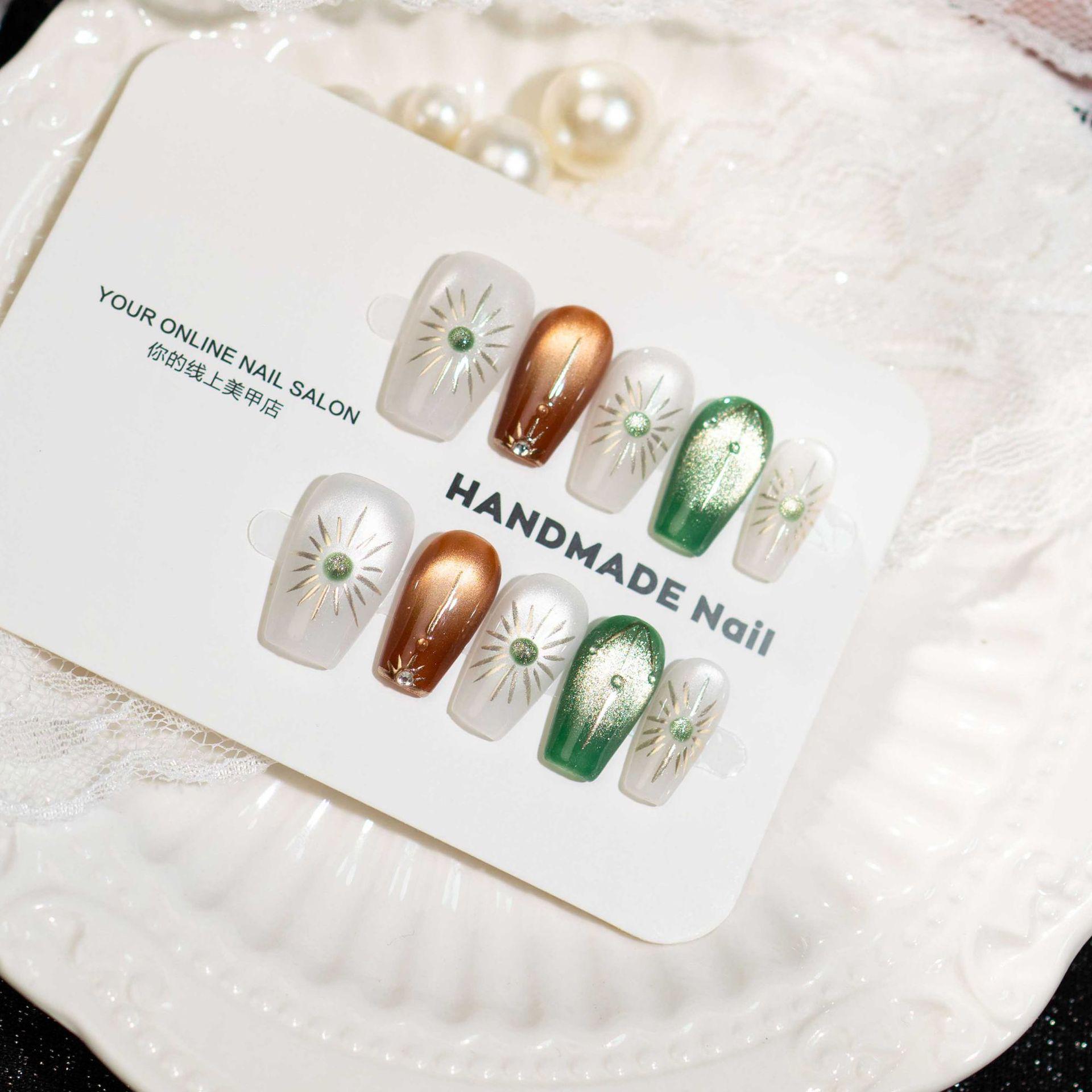 Medium-Length Retro Green Sunflower Cat-Eye Press-On Nails
