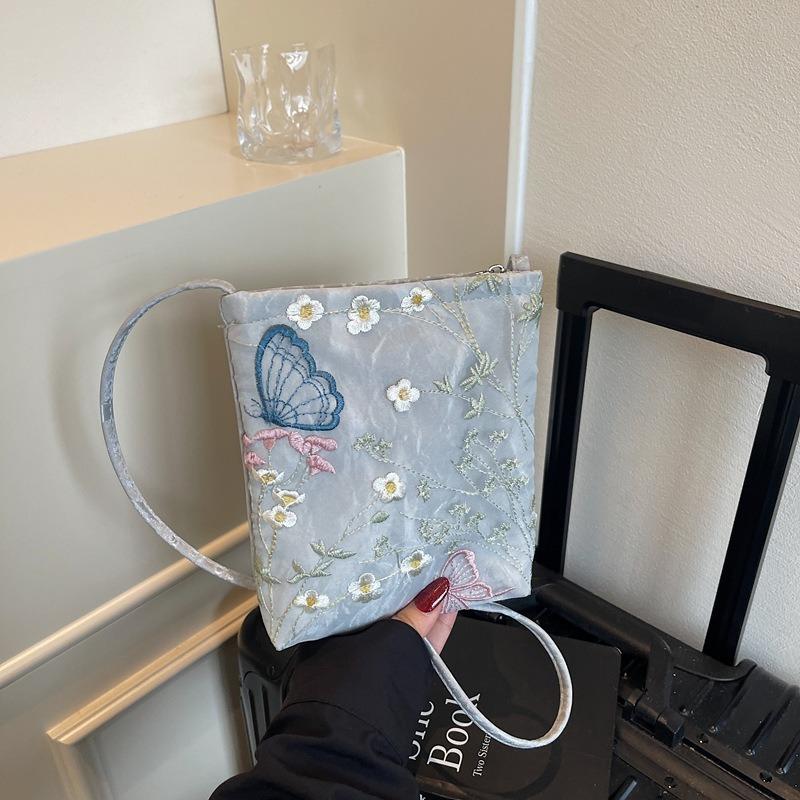 Large Capacity Bag Women's New Texture Embroidery Commuter Mobile Phone Bag Oblique Span Shoulder Bag