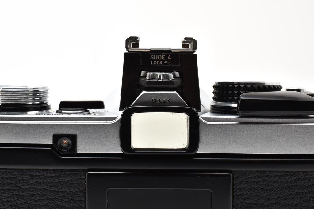 [USED] Olympus OM-2n Silver SLR Film Camera w. Zuiko 28mm 50mm 75-150mm + Winder + Flash, Near Mint, From JAPAN