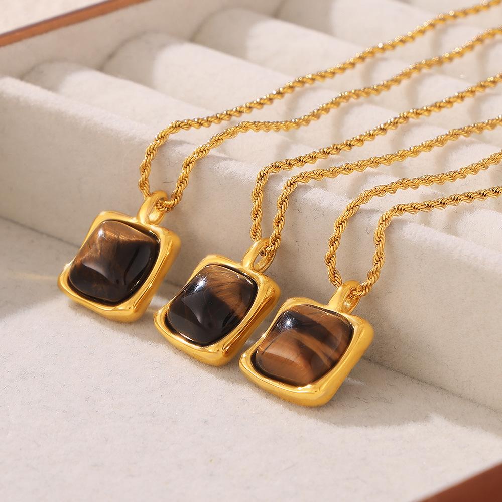 Stacked Wind Tiger'S Eye Stone Pendant Necklace Women'S Titanium Steel Plated 18K Gold Light Luxury Collarbone Chain