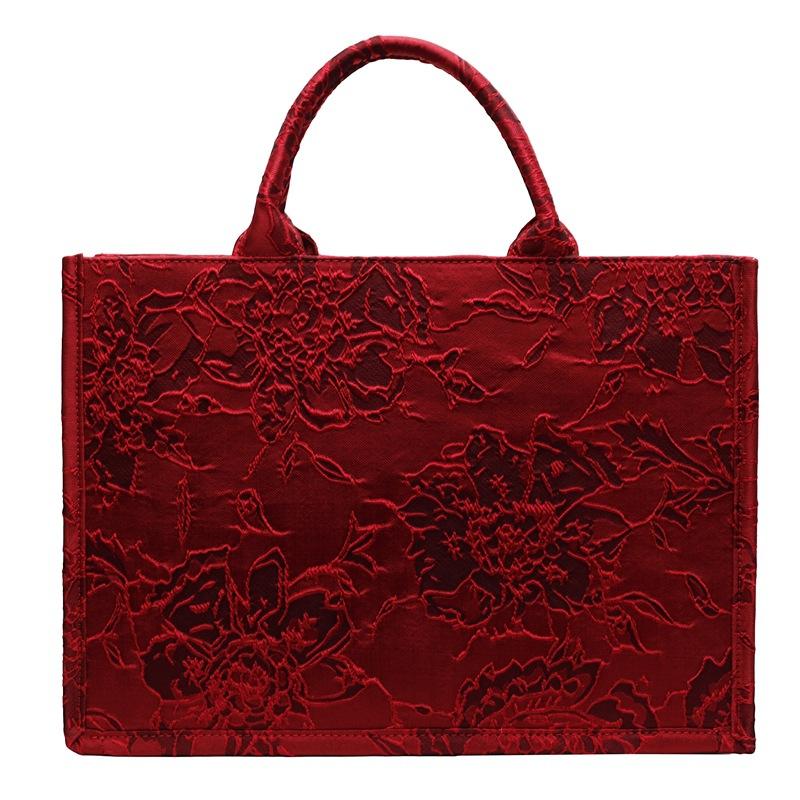 Embroidered Hand-held Wedding Bag As A Souvenir A Fashionable Large-capacity Exquisite Bride's Bag
