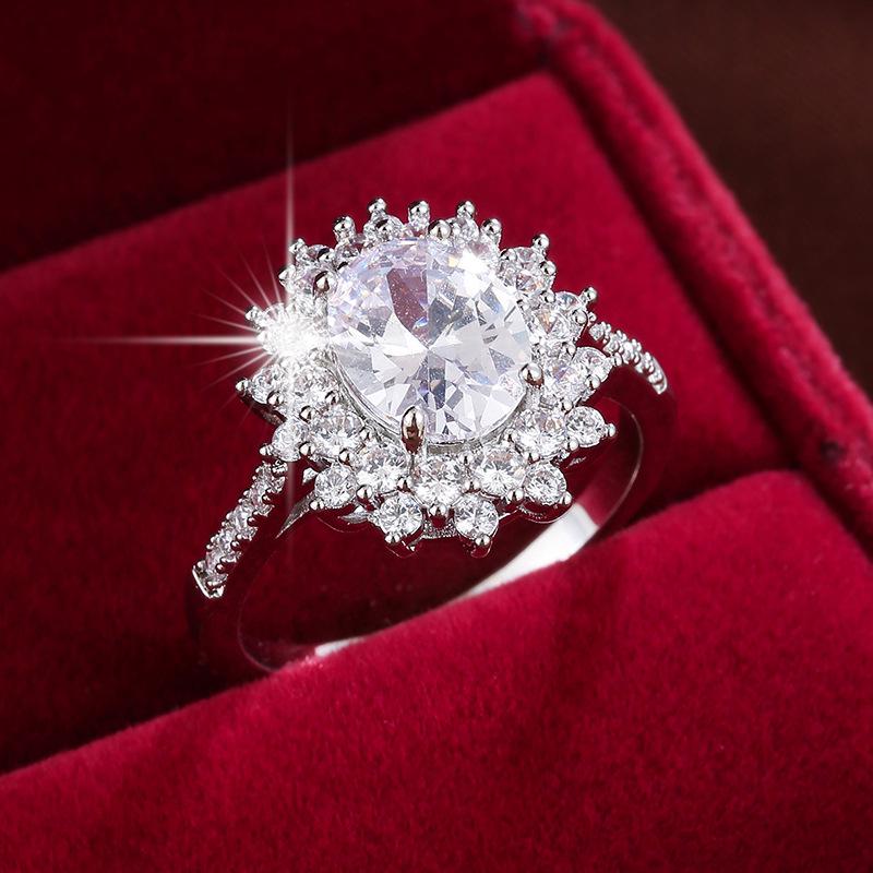 Elegant Blue Diamond Ring - Exquisite Inlay, Simple Design, High-End Luxury