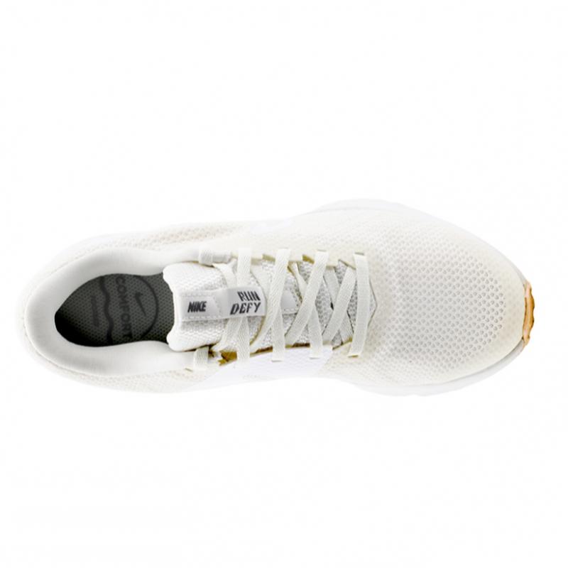 Nike הפעל את Defy