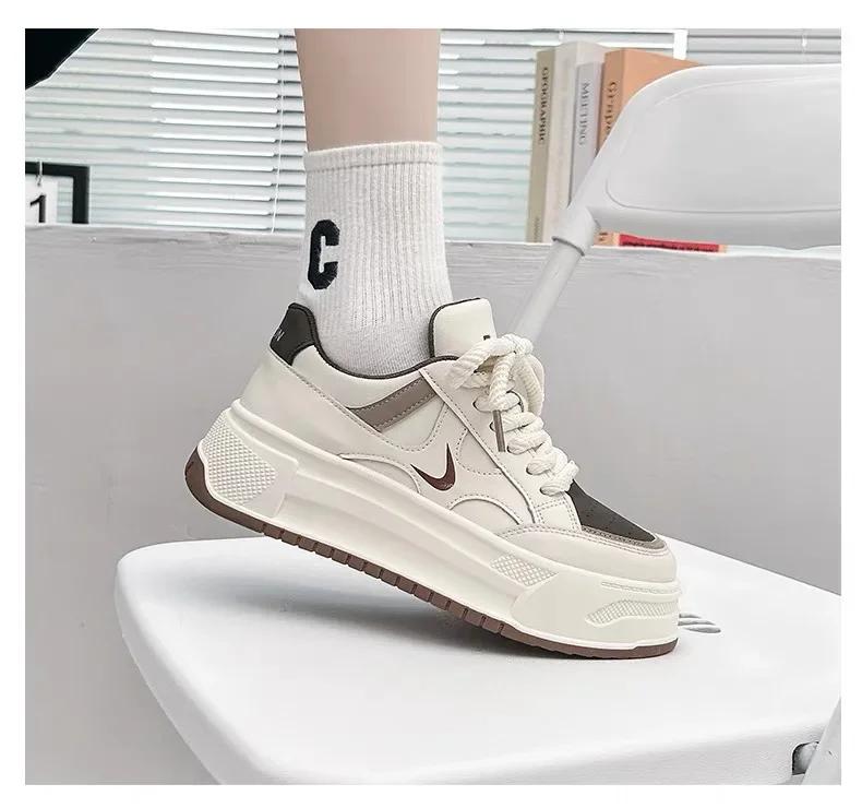 

2025 Autumn New Thick Sole Elevated Board Shoes for Female Minority Design Student Leisure Sports Little White Shoes sneakers 35 коричневый