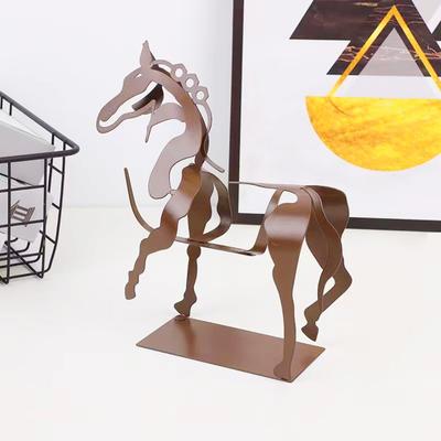 Abstraktní socha koně Dutá socha koně se světlem Kovová 3D zvířecí figurka Domácí Kancelář Stolní dekorace Ornament