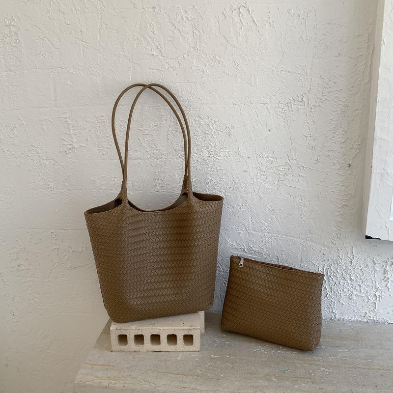 Premium woven tote bag women's large-capacity commuter shoulder bag new casual trendy simple handbag