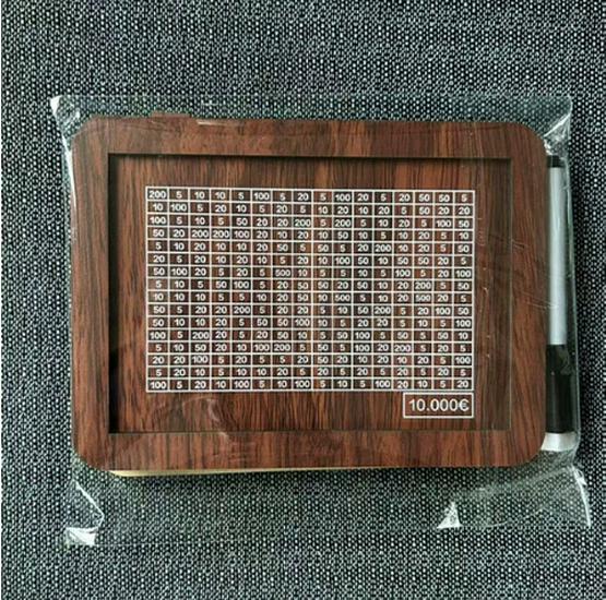 Decorative Wooden Piggy Bank: Stores Banknotes & Coins, Ideal for Digital Savings Plan