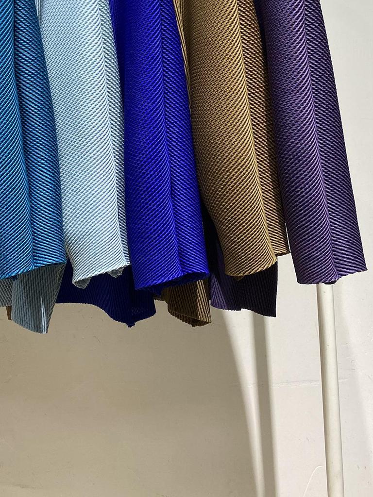 Miyake Jaro/Léto 2026 Dámské plisované tričko – Stylové, Volný střih, Vysoce kvalitní design