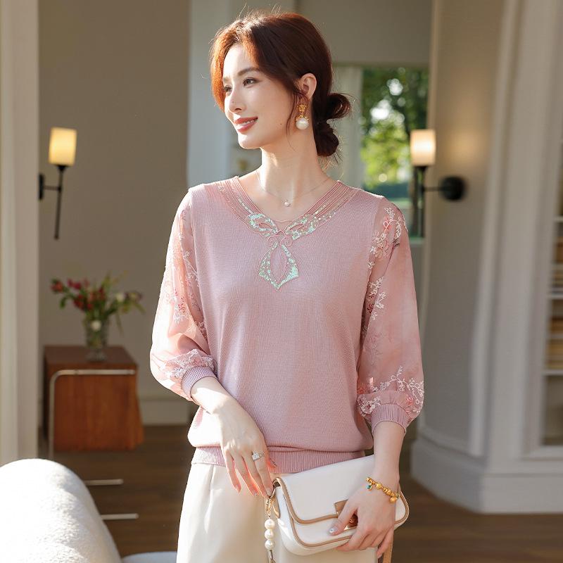Mom's Spring V-neck Knit Top with Gauze Sleeves, Stylish Thin Layer for Middle-aged and Elderly Women.