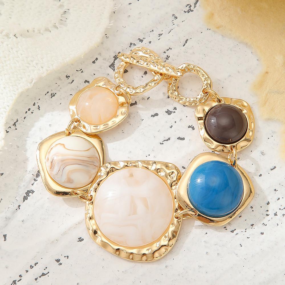 Geometric Resin Pendant Necklace With Electroplated Finish For Casual Women Accessory