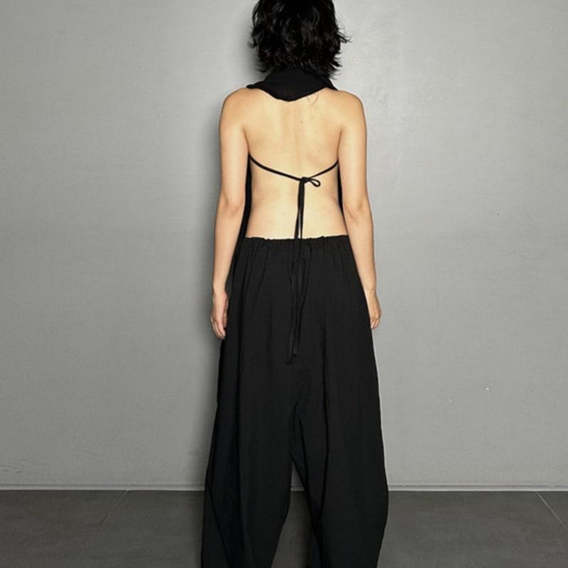 AMU SS25 AMU Unisex. Versatile Scarf-Tie Top #BLACK