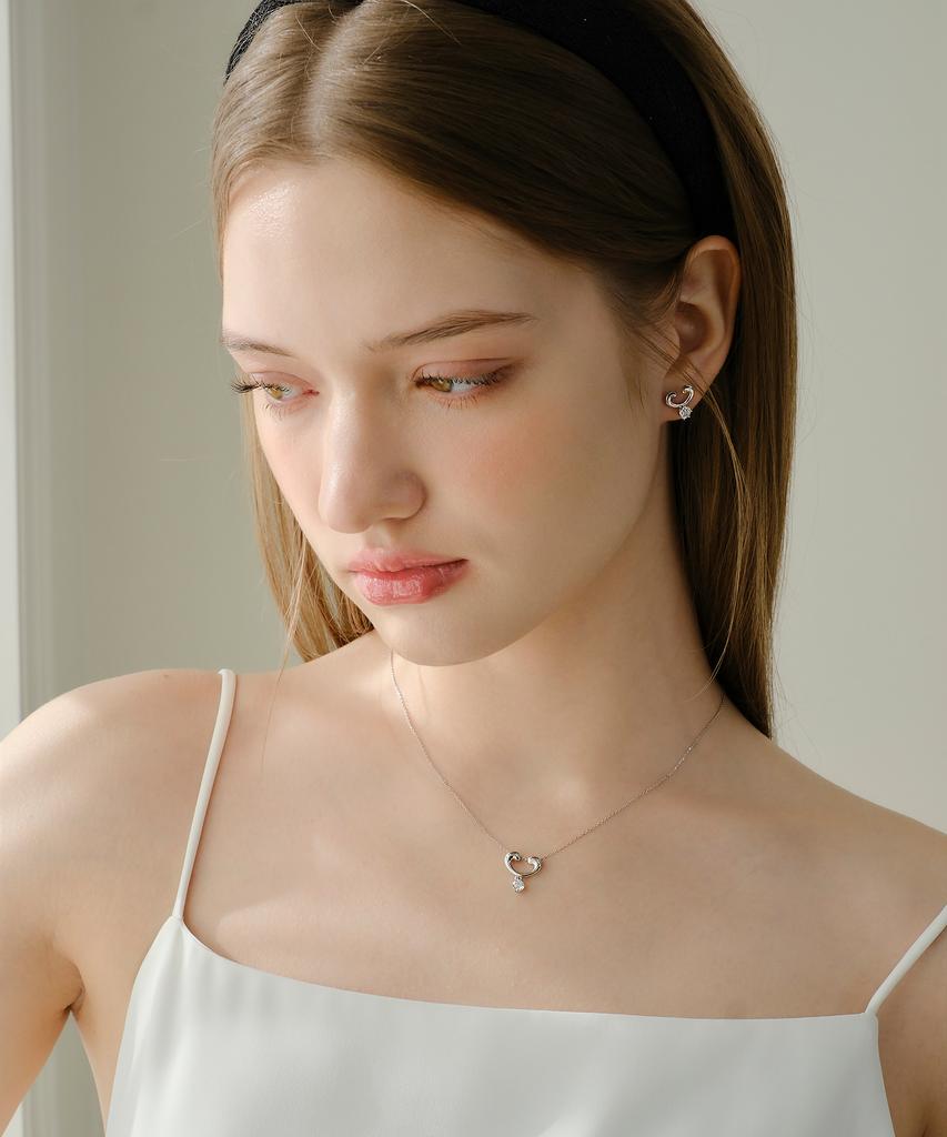 Reve Rv-Lab Diamond 0.3 Carat Phal. Love Drop Necklace