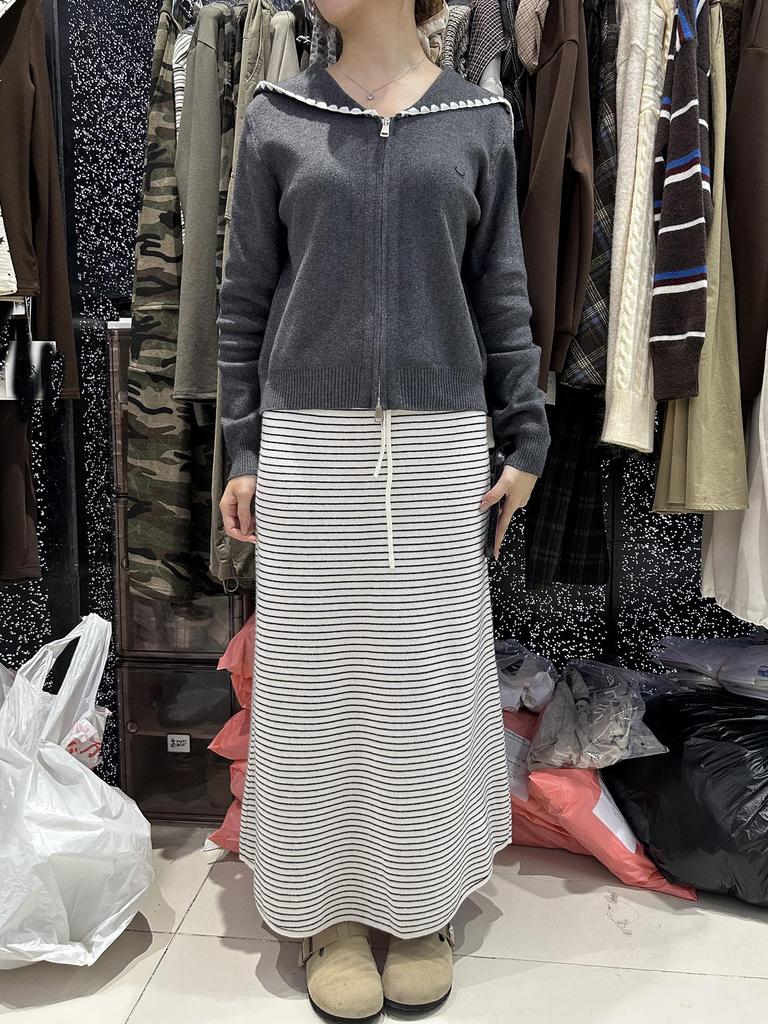Women's Striped Knit Midi Skirt: High-Waisted, Elastic, Slimming, Back Slit, Perfect for Autumn and Winter.