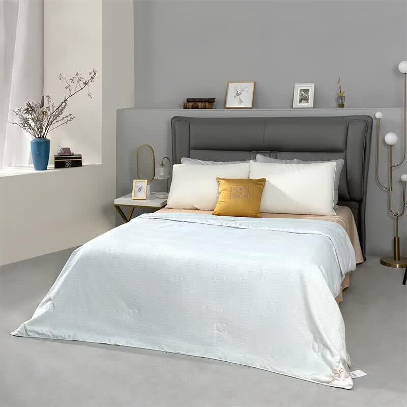 Mercury Sindera Soft Mulberry Silk Quilt
