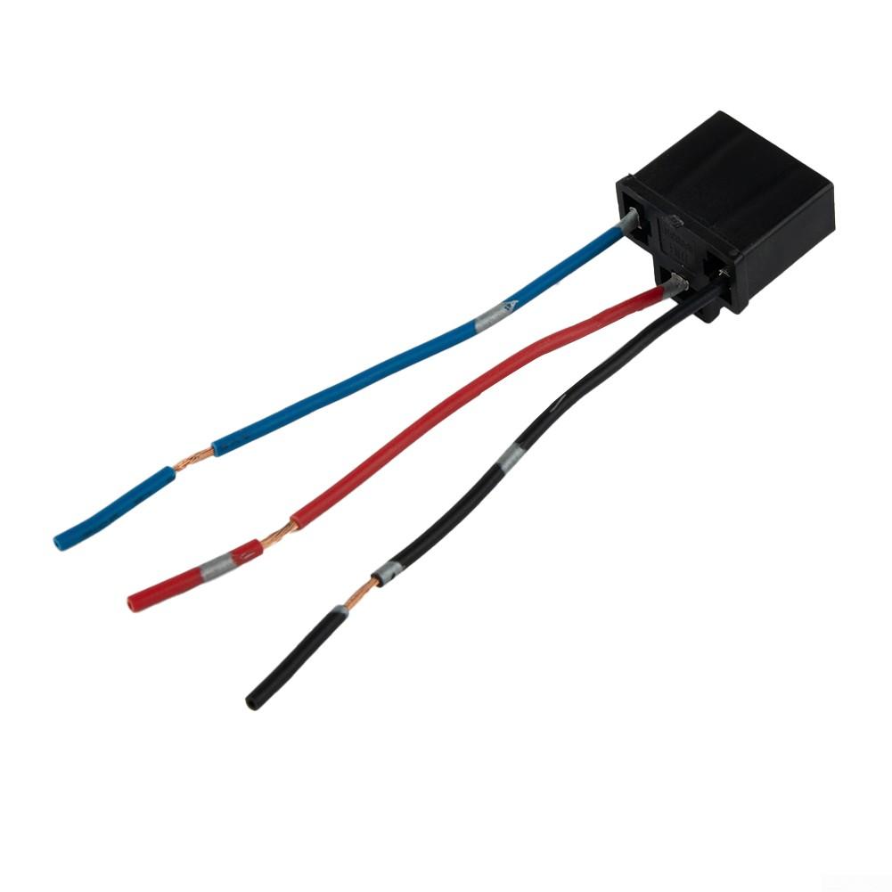 10 Gramm Steckdose 12/24V 2 x 2 Stück 3-poliger Anschluss Scheinwerfer