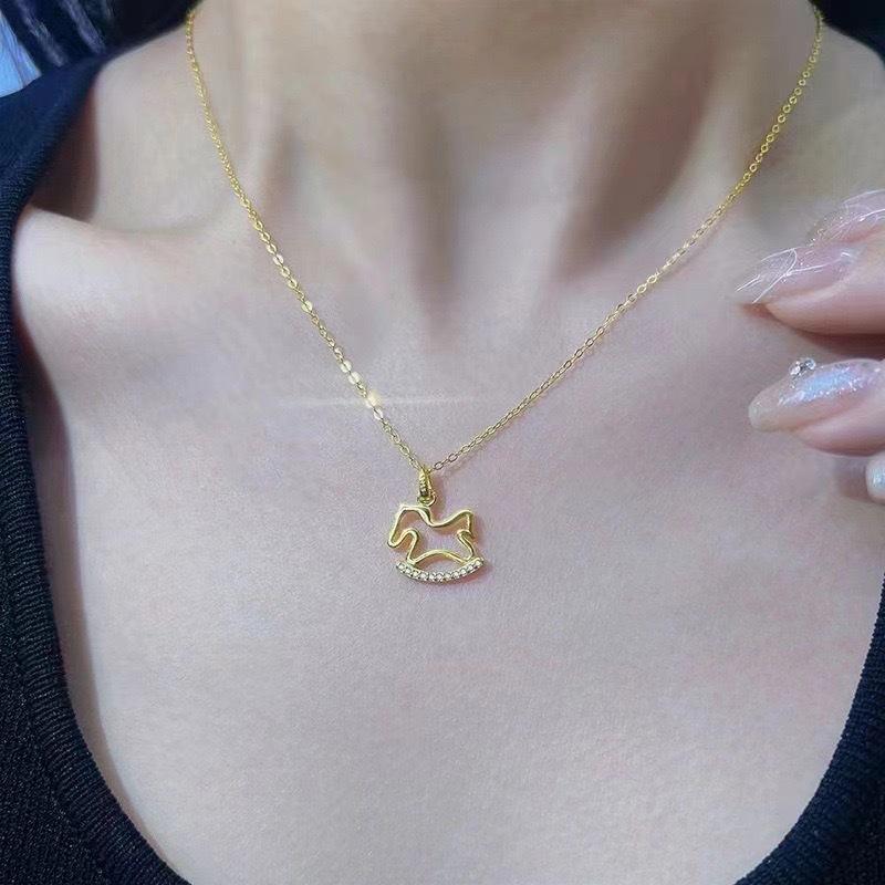 

Ожерелье «Троянский конь», женственность, нишевый дизайн, модный кулон высокого класса, цепочка для ключицы, трендовые украшения.