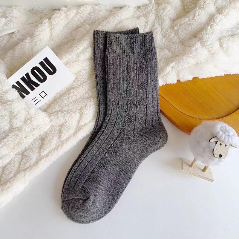 Women's Autumn and Winter Warm, Soft and Pure Color Wool Socks, Retro Thickened Twisted Medium Long Tube Pile Socks, Wool Socks