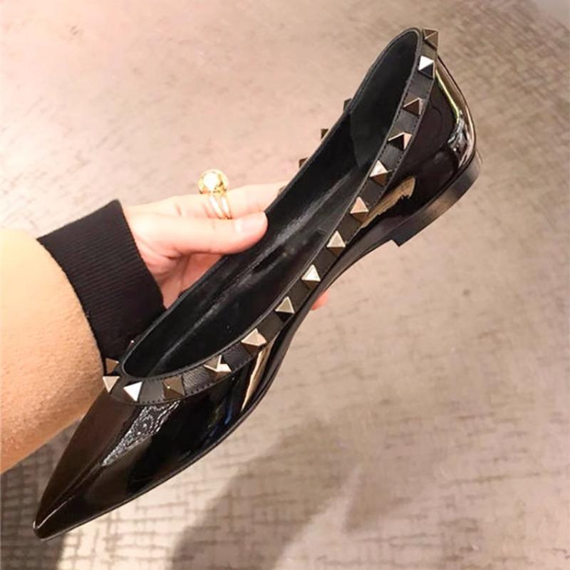 Fashion Small Size 31 32 33 Flat Shoes for Women Spring and Autumn Rivet Pointed Flat Shoes Shallow Large Size Shoes for Women 44 45