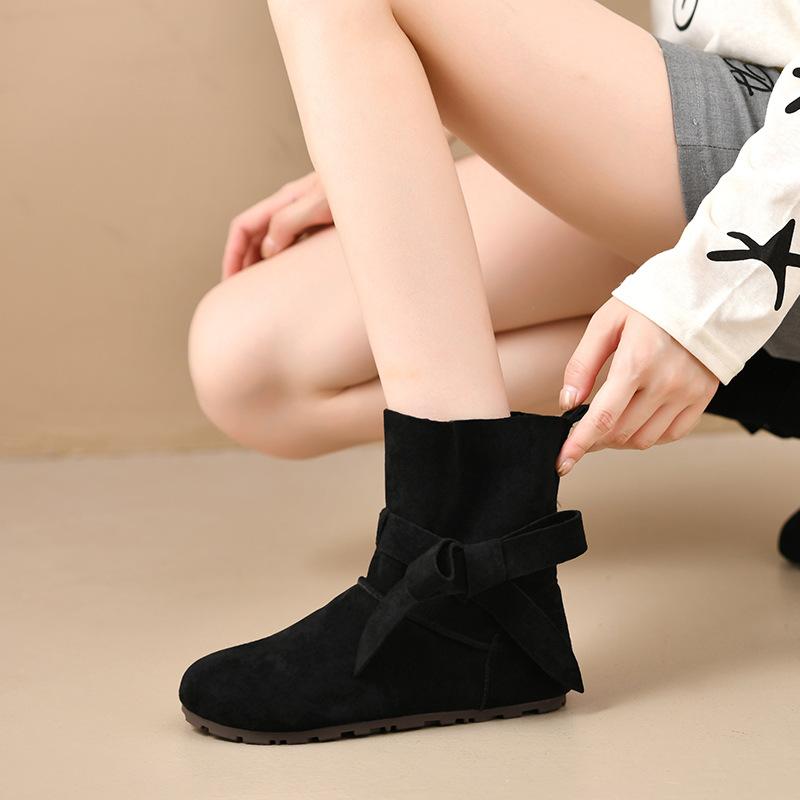 Retro lace-up round head soft bottom short tube women's autumn and winter new flat-bottomed pleated short boots