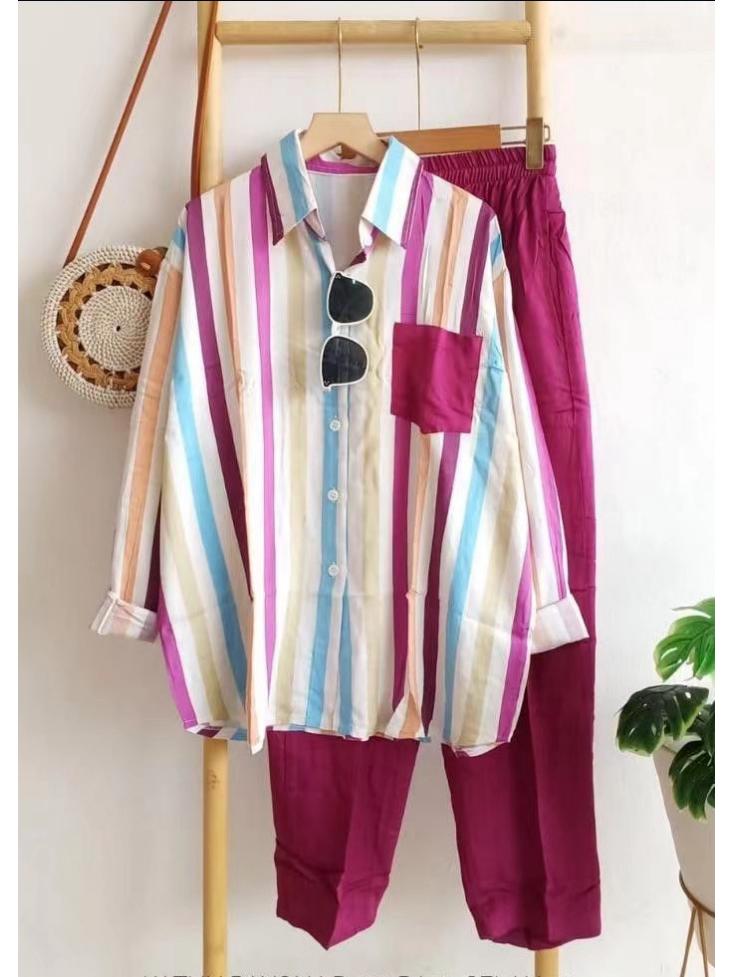 Summer 2023 Striped Casual Women's Set: Loose, Slimming, Comfortable Fashion.