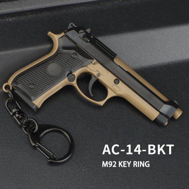 1911 TATICAL PISTOL BERETTA 1:4 REDUCED MODEL KEYCHAINS GIFT PENDANT DETACHABLE 1911 TATICAL PISTOL BERETTA 1:4 REDUCED MODEL KEYCHAINS GIFT PENDANT DETACHABLE