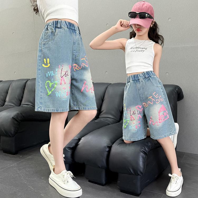 Girls' Summer Cartoon-Print Loose-Fit Denim Shorts: High-Waisted, Lightweight Cropped Shorts