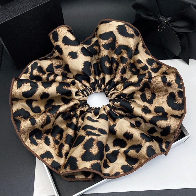 Retro Leopard Print Luxury Hair Scrunchie Hair Tie Hair Accessories.
