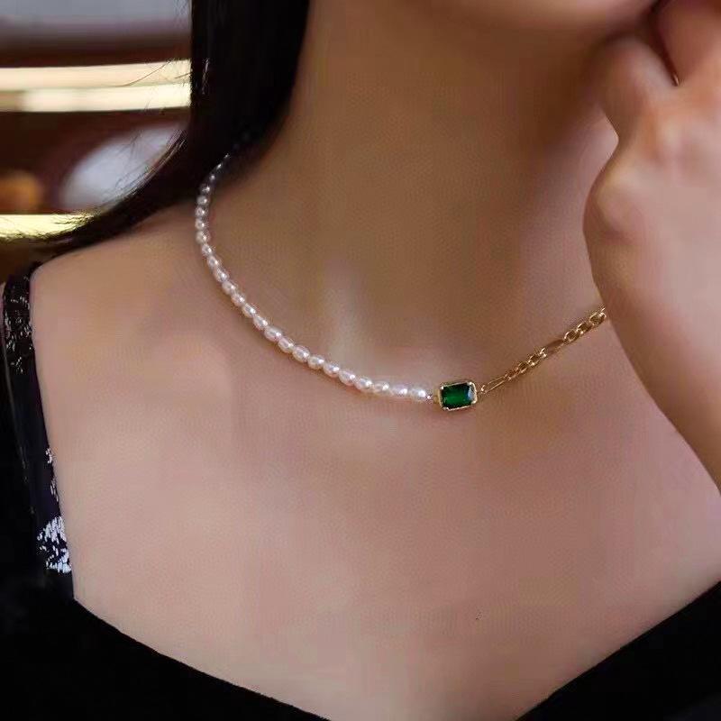 French retro natural water drop pearl necklace women's niche design sense light luxury emerald square pendant collarbone chain