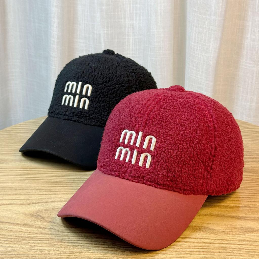 Berretto da baseball con visiera in pelle di agnello, con lettera, per donna, versatile, retrò, visiera curva, mostra il viso, piccolo, caldo, peluche, a punta, alla moda