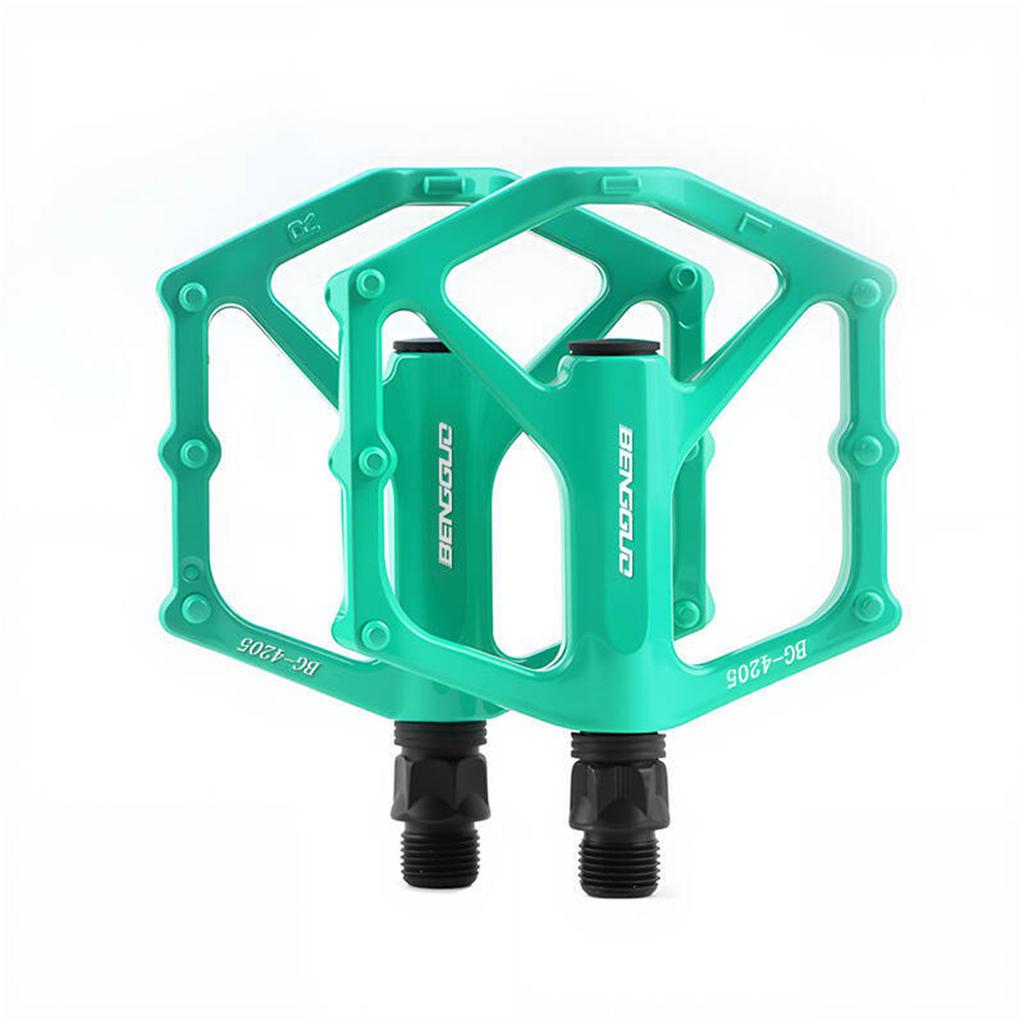Bicycle pedals Mountain bike aluminum alloy pedals Widened bearing anti-slip pedals Cycling equipment