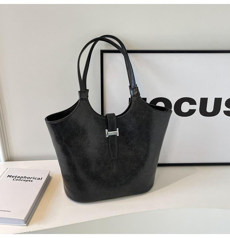 

Сумка Maillard из искусственной кожи в стиле ретро, зимняя женская универсальная сумка через плечо высокого класса, простая вместительная переносная сумка-тоут чёрный