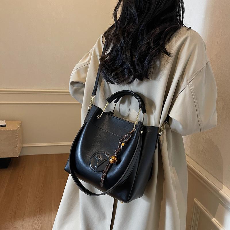 

Handbag Women s New Shoulder Bag Large Capacity Tote Bag Crossbody Bag no pendant чорний