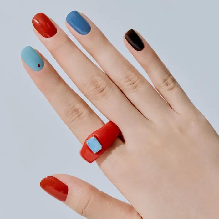 Bauhaus Gel Nail
