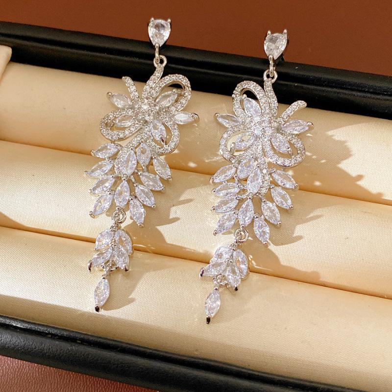 

Silver needle zircon flower water drop fringed earrings light luxury high-end stud earrings niche design exquisite fashion earrings