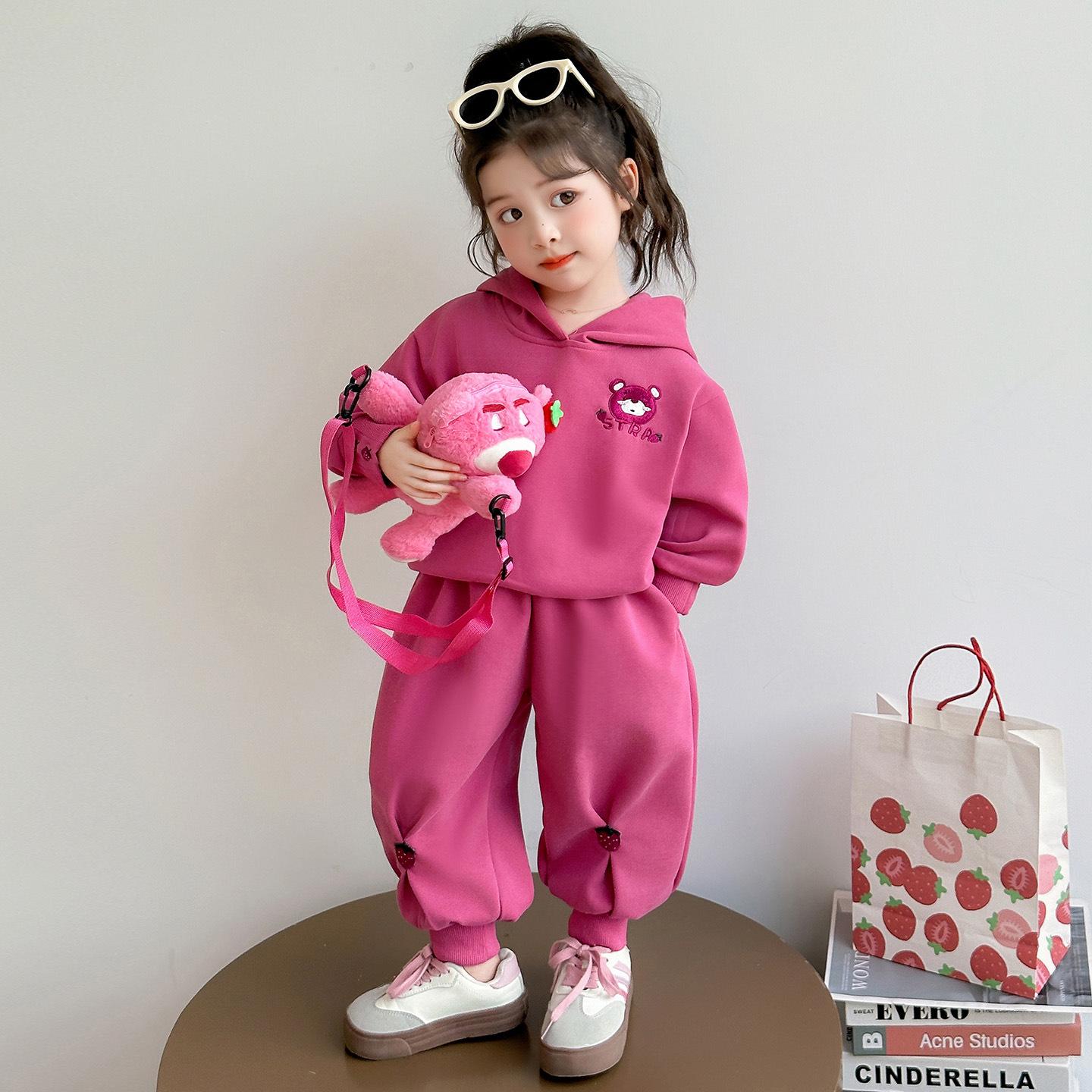 

Autumn 2025 Strawberry Bear Hooded Two-Piece Set for Girls 140 cm