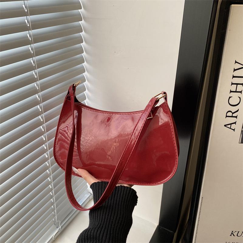 Today's Fashion Shoulder Bag Women's Trend New Versatile Solid Color Gentle Underarm Bag