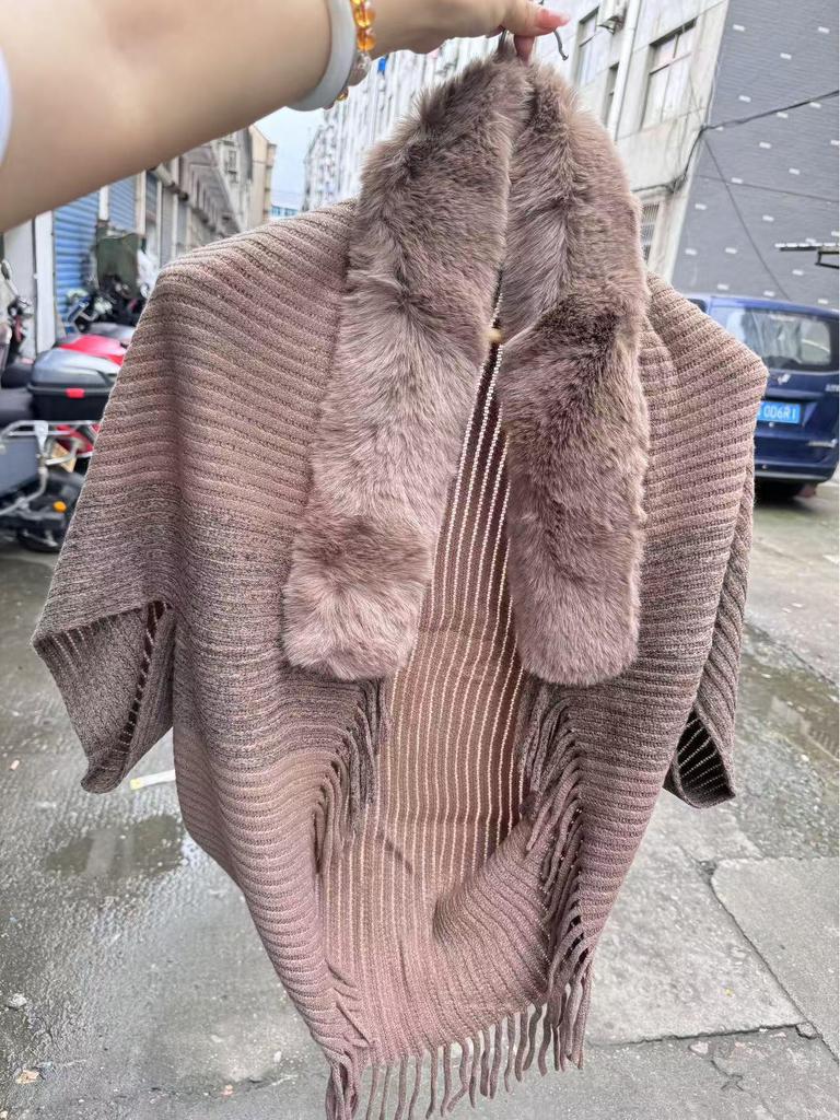 Autumn & Winter High-End Knit Cardigan: Color-Blocked Cloak Shawl with Large Fur Collar & Tassels, Korean Style Outerwear.